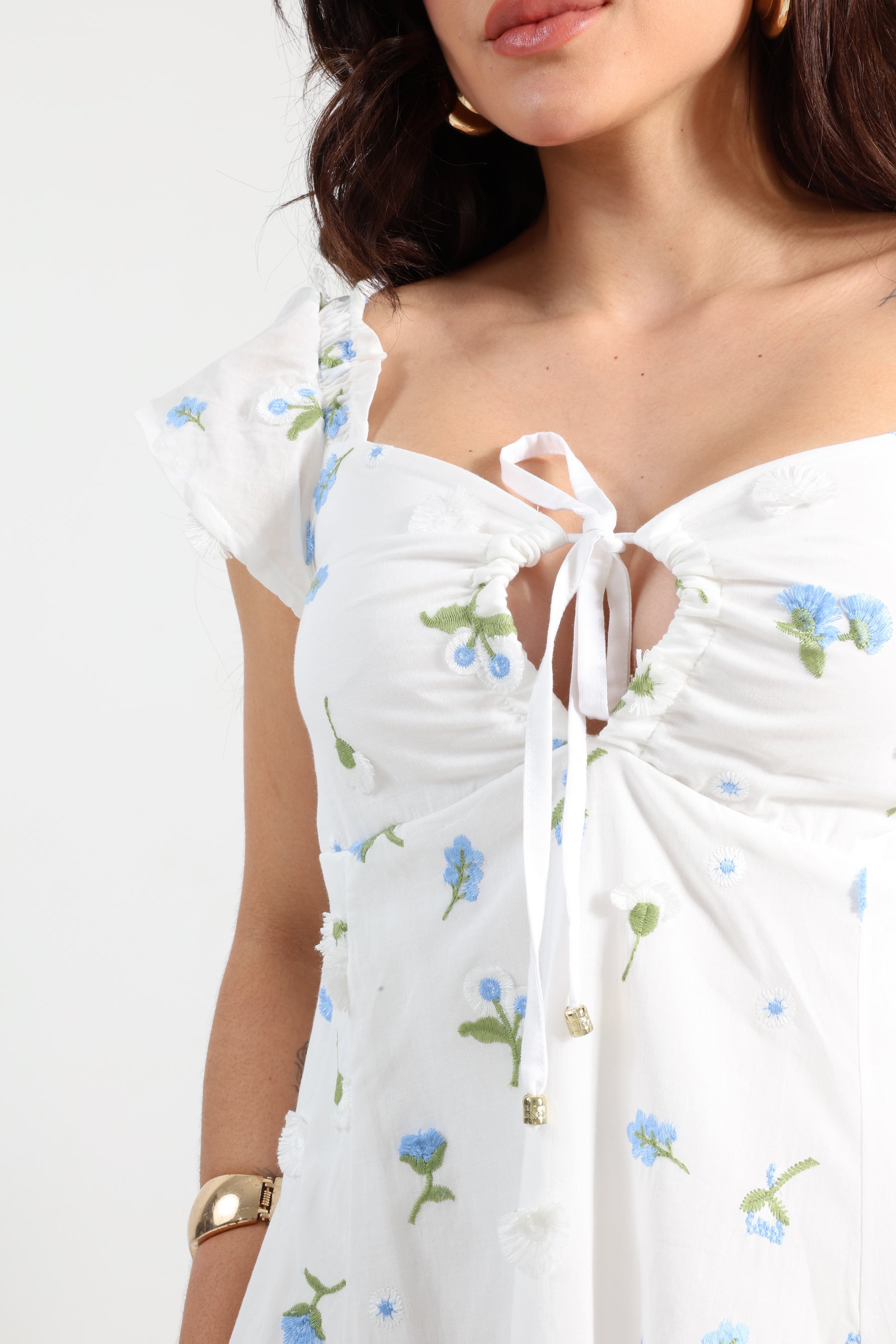 VESTIDO CURTO LAISE BORDADO 3D