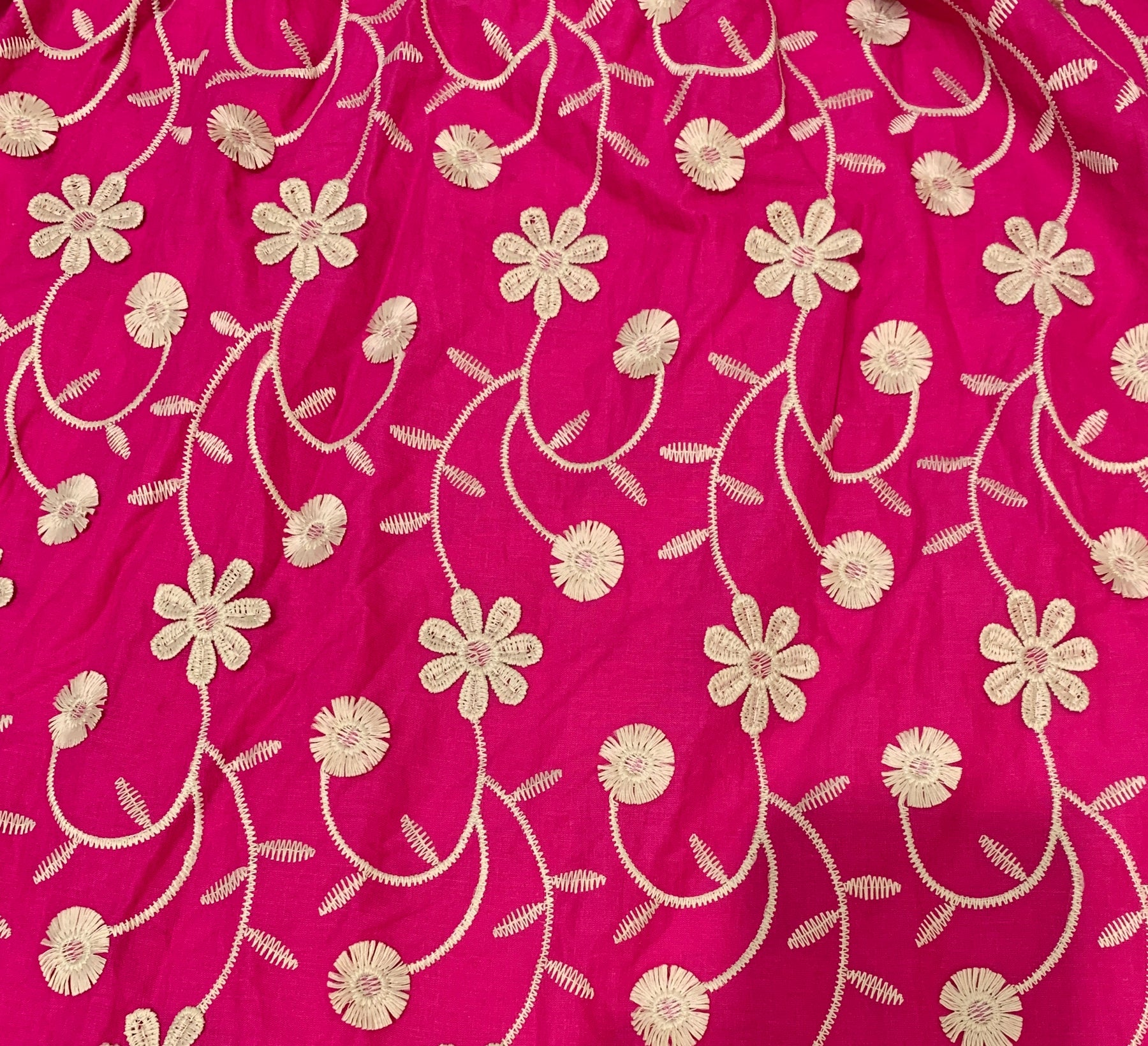 Vestido Curto Laise Bordado - Sophi's Moda Feminina